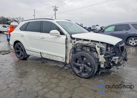 2019 Bentley Bentayga z USA, uszkodzony, nr VIN SJAAM2ZV1KC024006